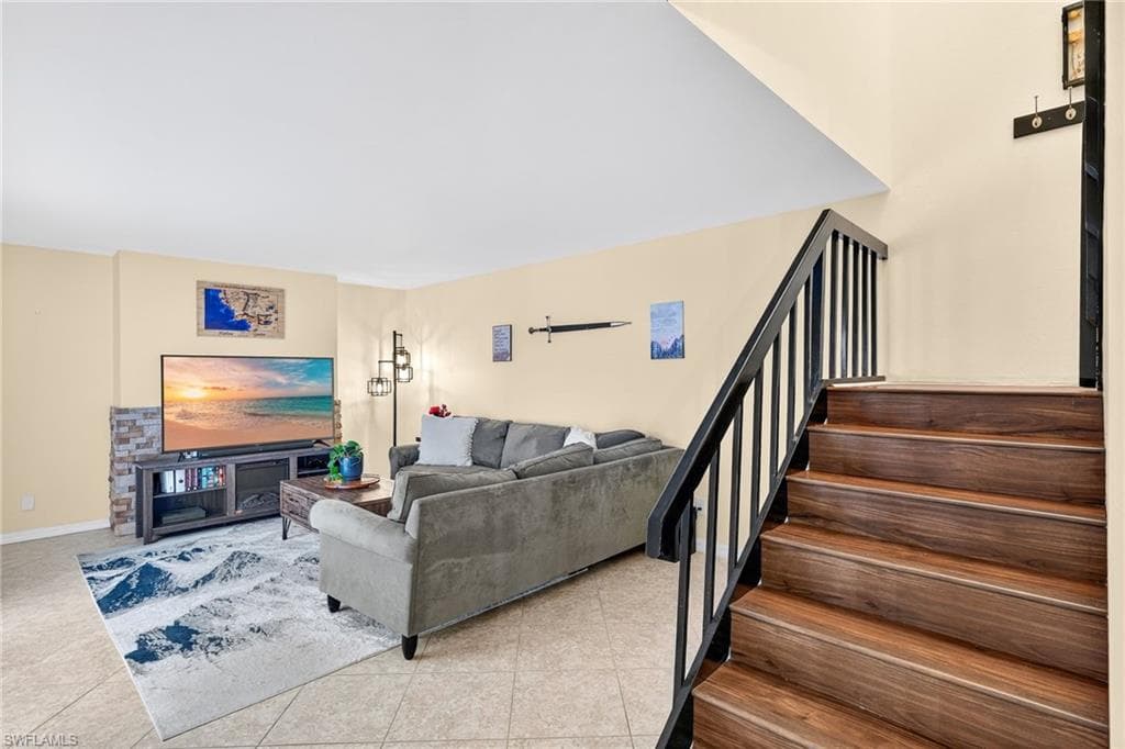 1544 Park Meadows DR # 4, FORT MYERS FL 33907-17