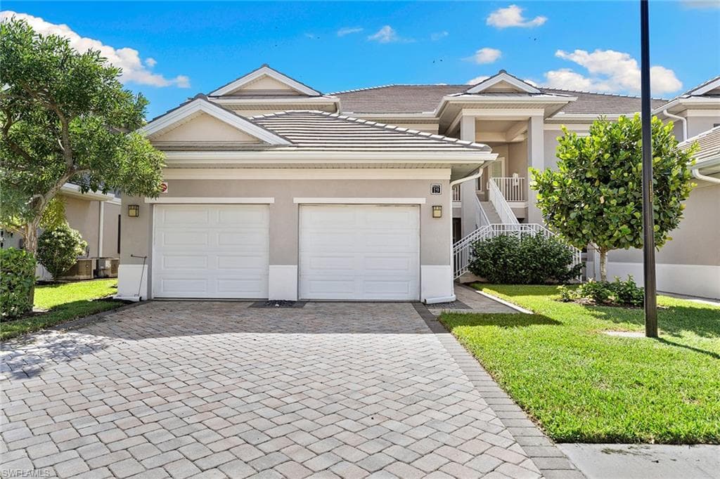 238 Indies DR E # 201, NAPLES FL 34114-19