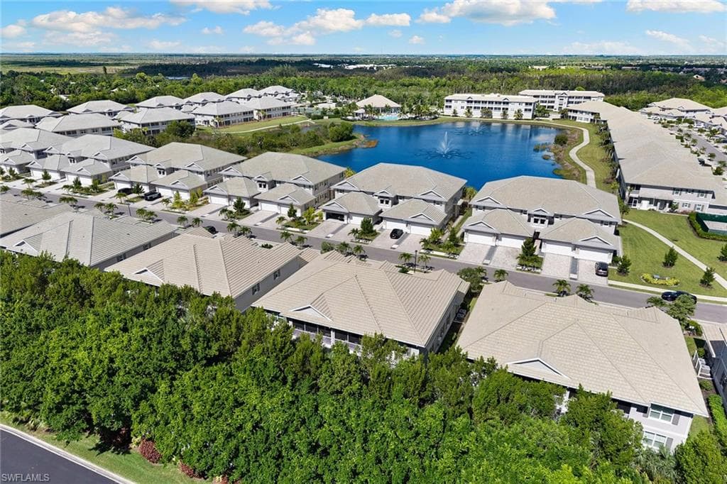 238 Indies DR E # 201, NAPLES FL 34114-29