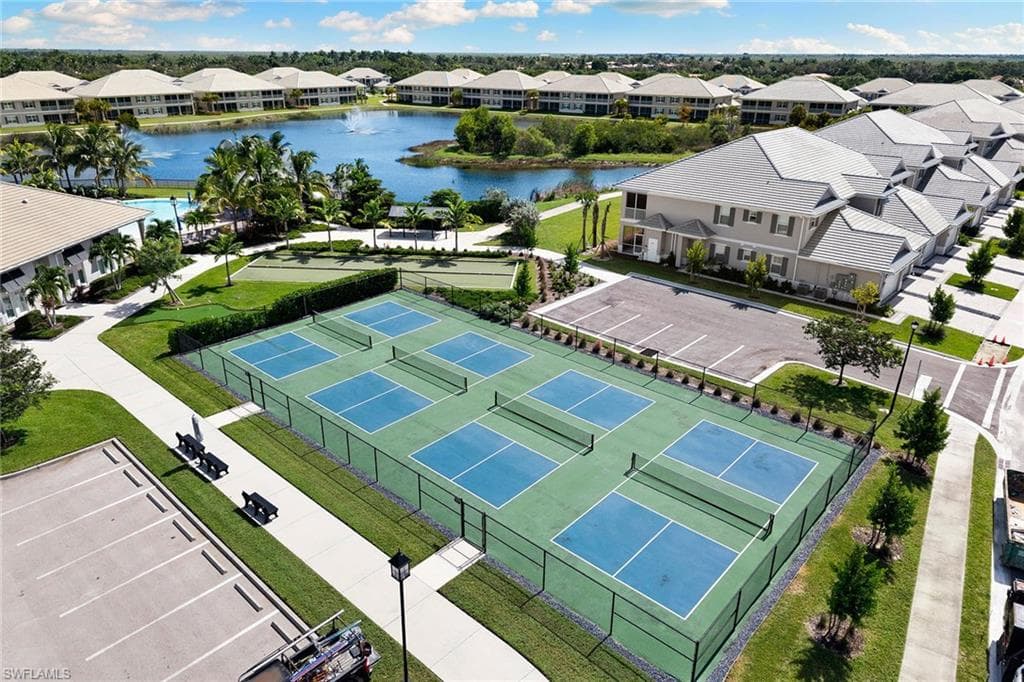 238 Indies DR E # 201, NAPLES FL 34114-33