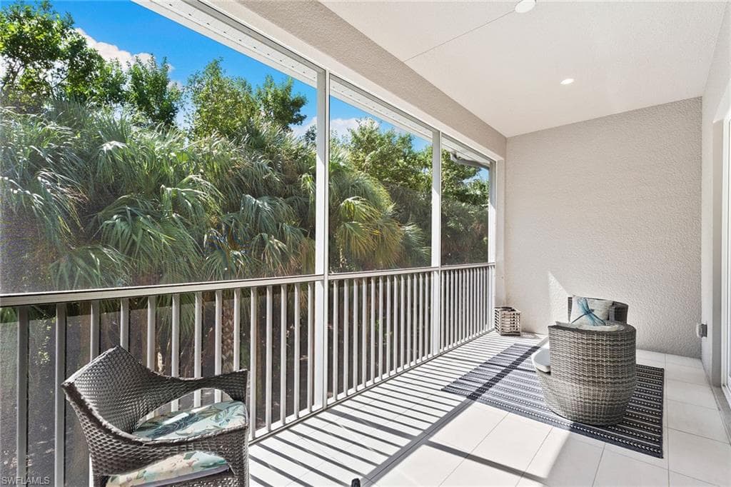 238 Indies DR E # 201, NAPLES FL 34114-17