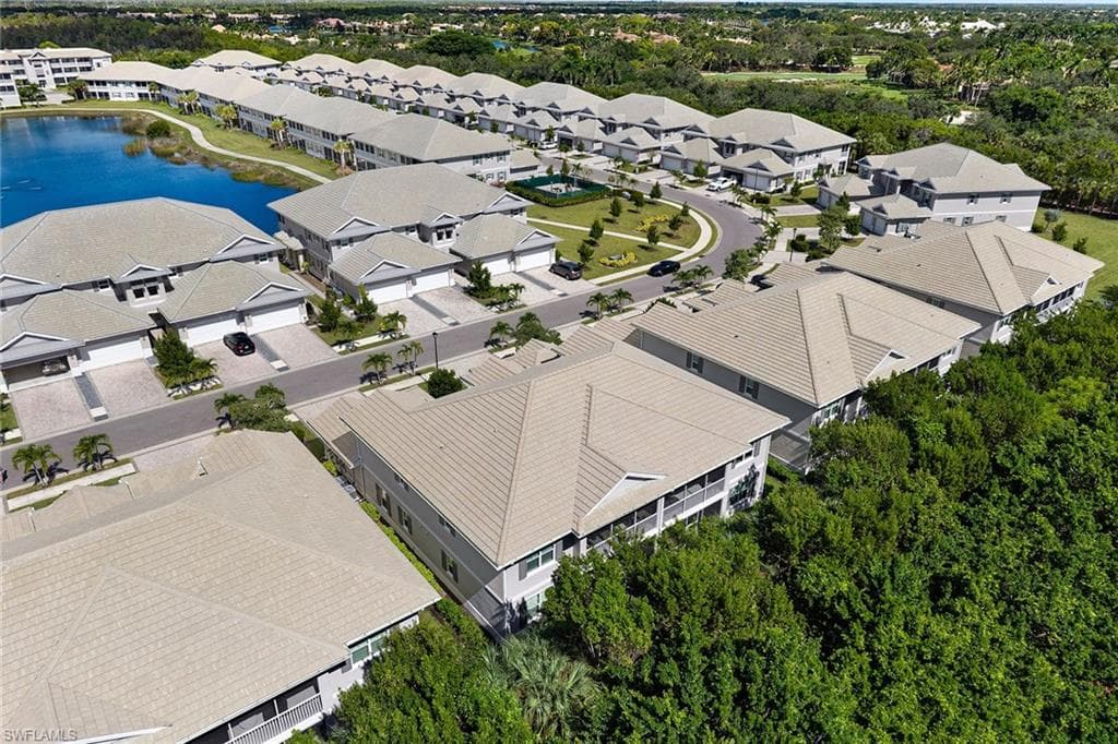 238 Indies DR E # 201, NAPLES FL 34114-30