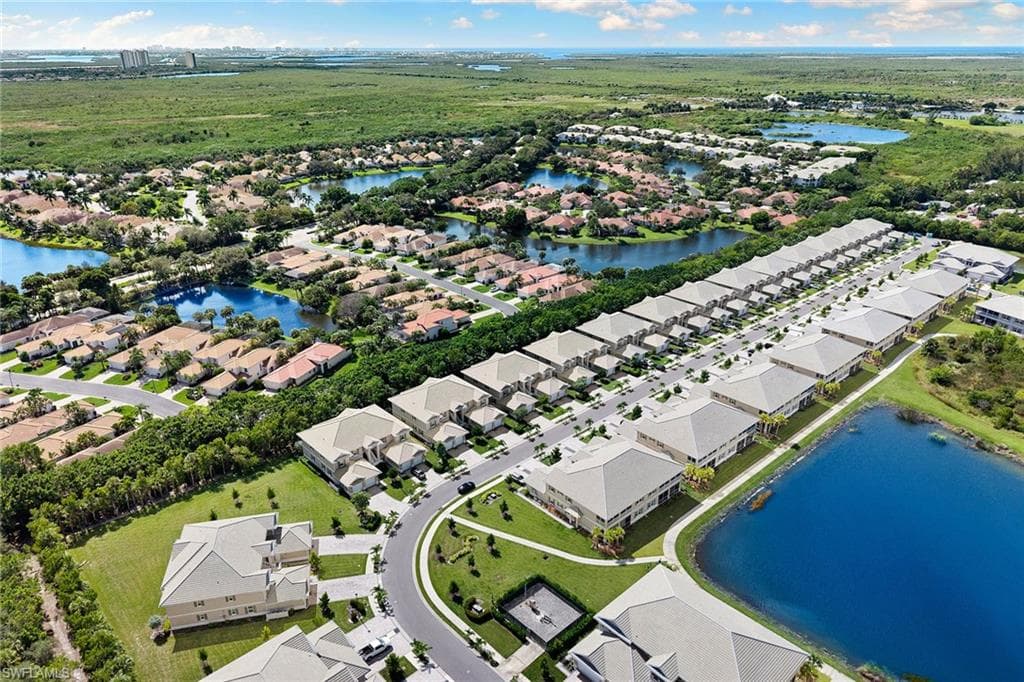 238 Indies DR E # 201, NAPLES FL 34114-28