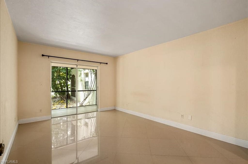 4300 Gulfstream DR # 1B, NAPLES FL 34112-7