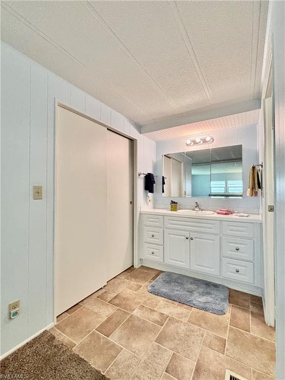 511 Pine Tree CT, NORTH FORT MYERS FL 33917-23