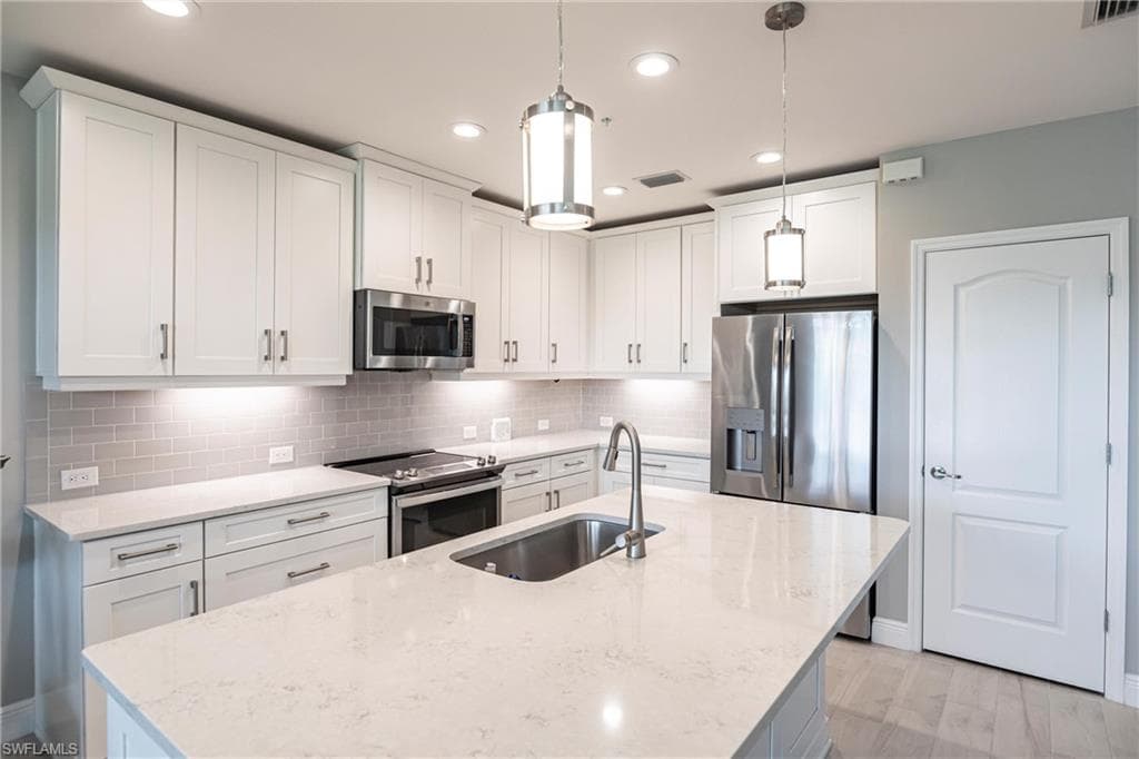 2319 Sawyers Hill RD # 703, NAPLES FL 34120-5