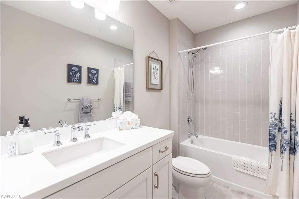 2319 Sawyers Hill RD # 703, NAPLES FL 34120-25