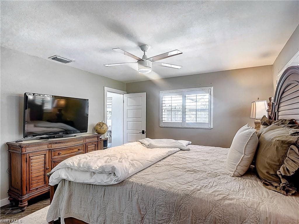 2818 SE 17th PL, CAPE CORAL FL 33904-30