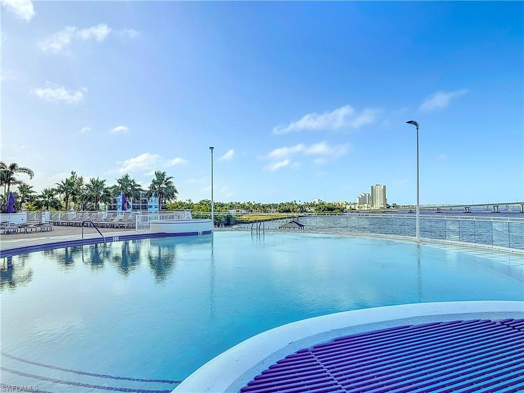 2745 1st ST # 111, FORT MYERS FL 33916-35