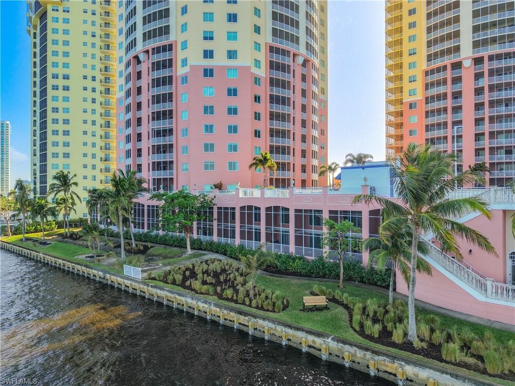 2745 1st ST # 111, FORT MYERS FL 33916-31