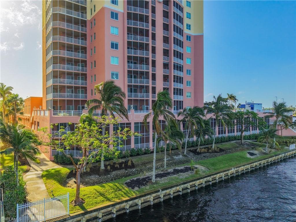 2745 1st ST # 111, FORT MYERS FL 33916-33