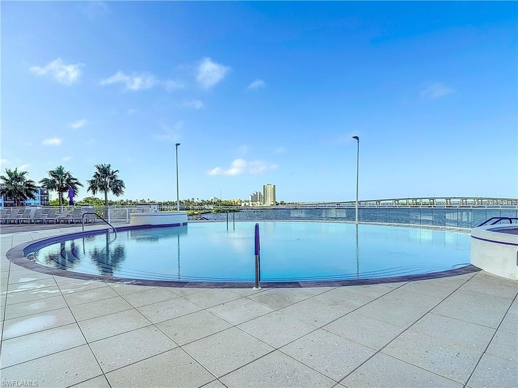 2745 1st ST # 111, FORT MYERS FL 33916-37