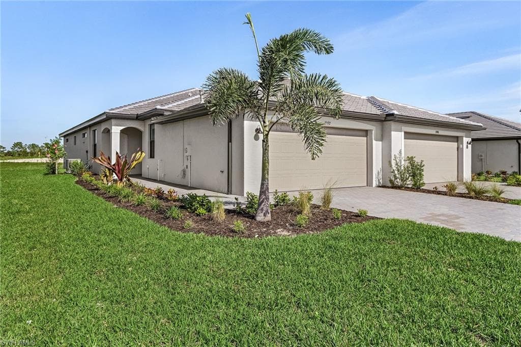19621 Hinkley DR, ESTERO FL 33928-1