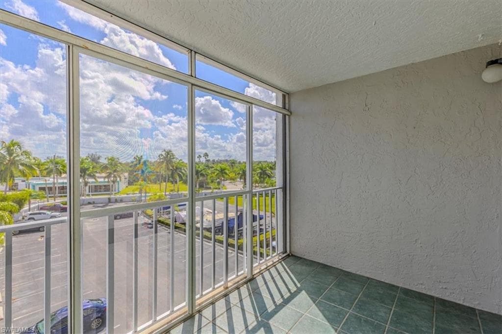 2885 Palm Beach BLVD # 307, FORT MYERS FL 33916-4