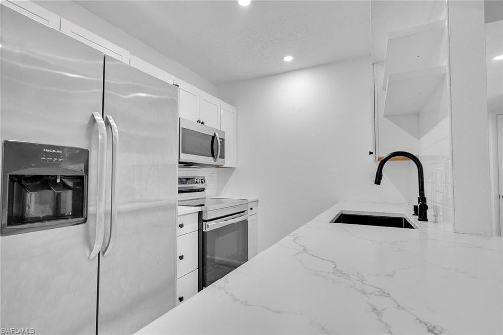 4601 Bayshore DR # A2, NAPLES FL 34112-11