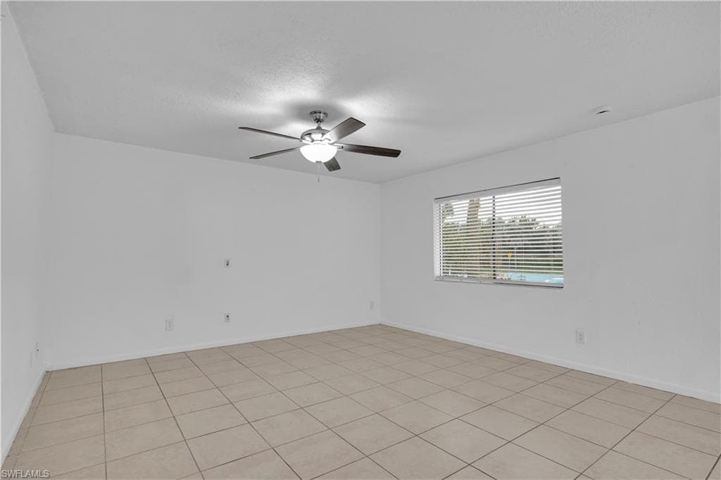 4601 Bayshore DR # A2, NAPLES FL 34112-8