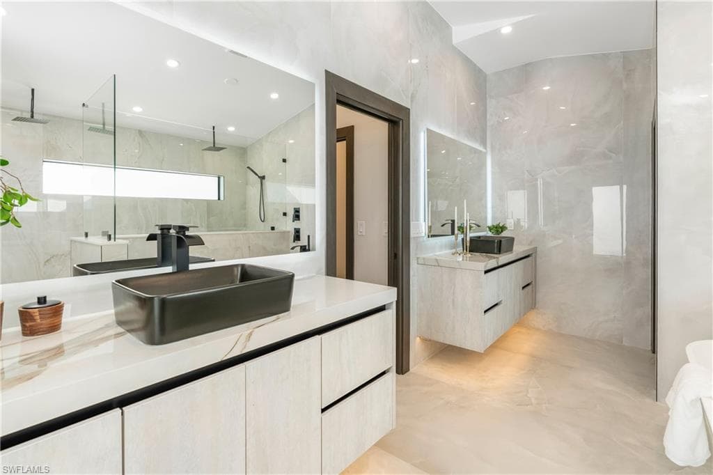 5105 Berkeley DR-14