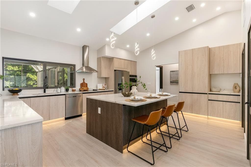 5105 Berkeley DR-18