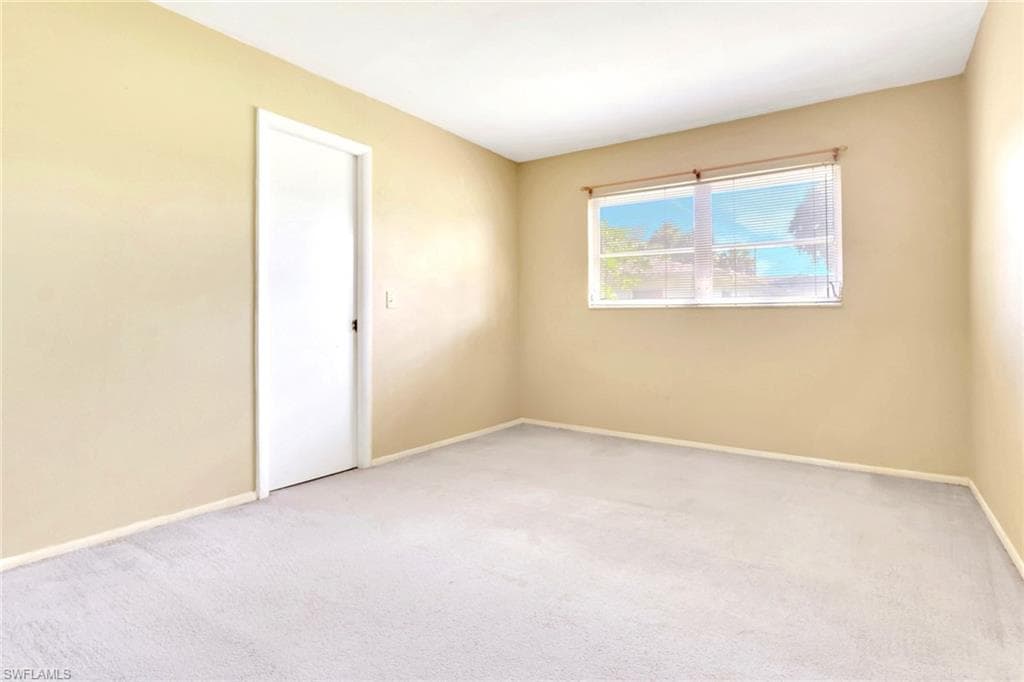 204 Lake AVE, LEHIGH ACRES FL 33936-11