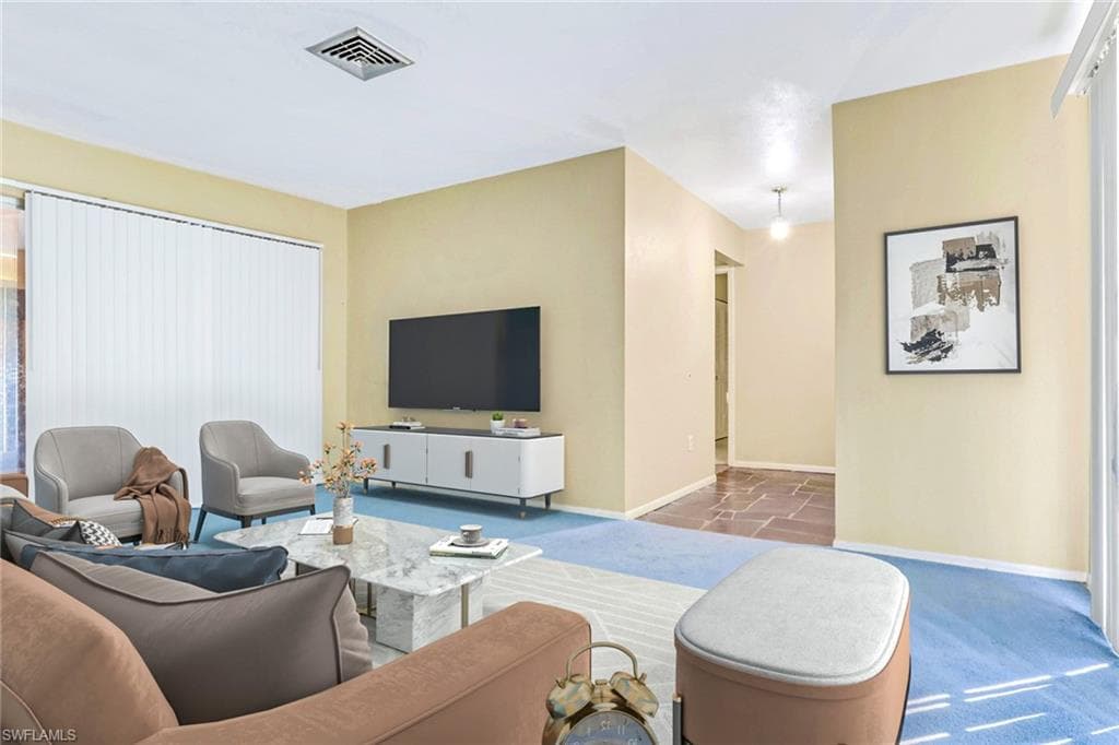 204 Lake AVE, LEHIGH ACRES FL 33936-6