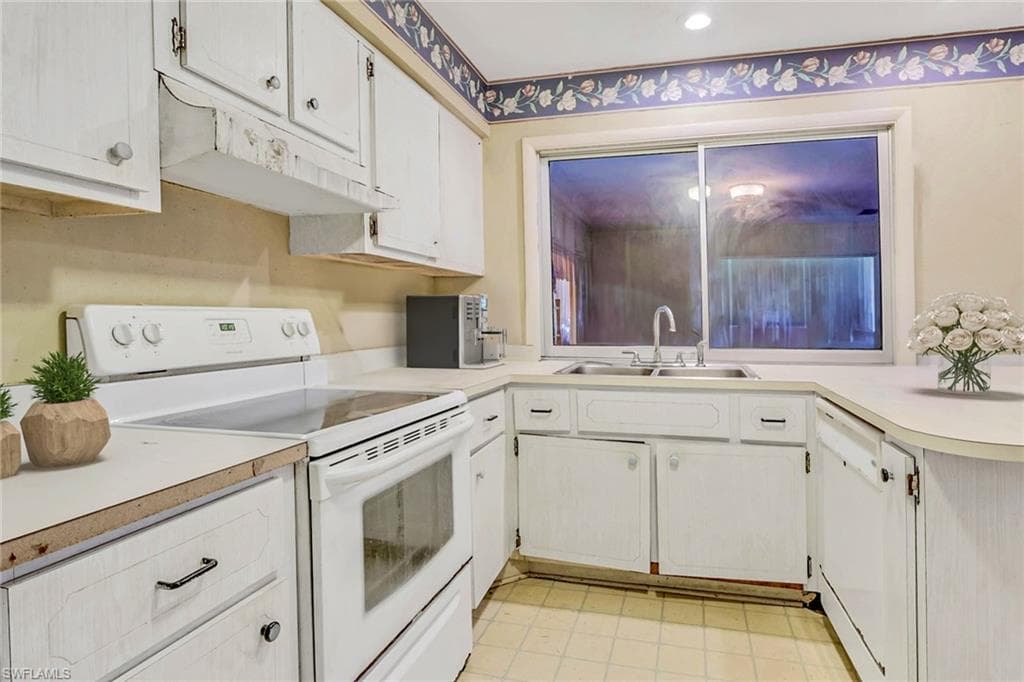 204 Lake AVE, LEHIGH ACRES FL 33936-36