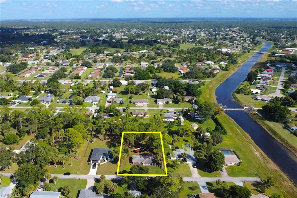 204 Lake AVE, LEHIGH ACRES FL 33936-30