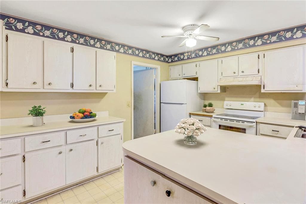 204 Lake AVE, LEHIGH ACRES FL 33936-38