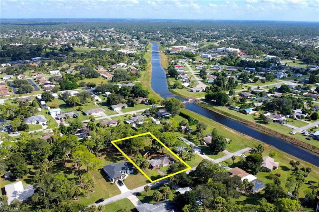 204 Lake AVE, LEHIGH ACRES FL 33936-28