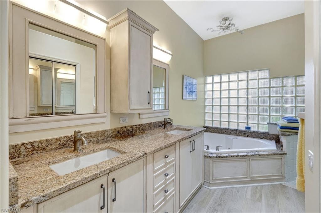 10401 Quail Crown DR, NAPLES FL 34119-11