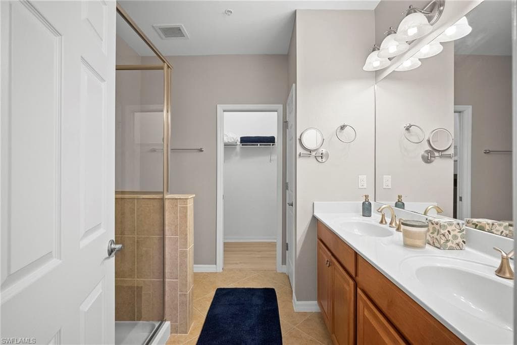 23520 Alamanda DR # 202, ESTERO FL 34135-22
