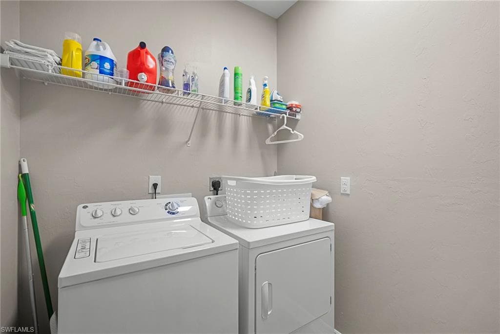 23520 Alamanda DR # 202, ESTERO FL 34135-29