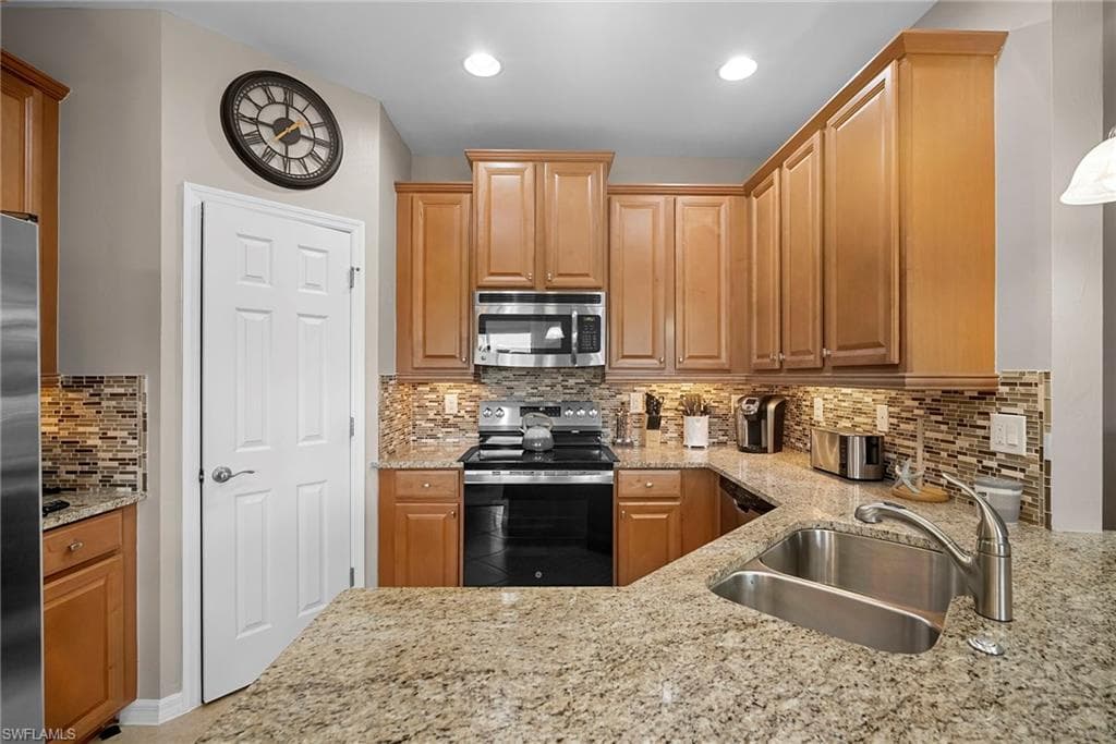 23520 Alamanda DR # 202, ESTERO FL 34135-13