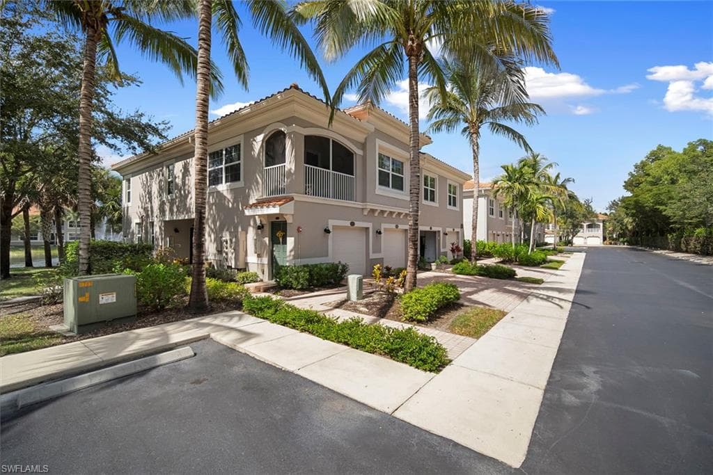 23520 Alamanda DR # 202, ESTERO FL 34135-3