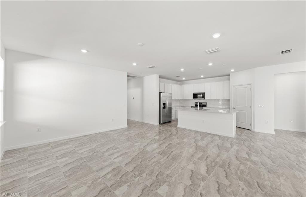 3922 E Hampton CIR, ALVA FL 33920-2