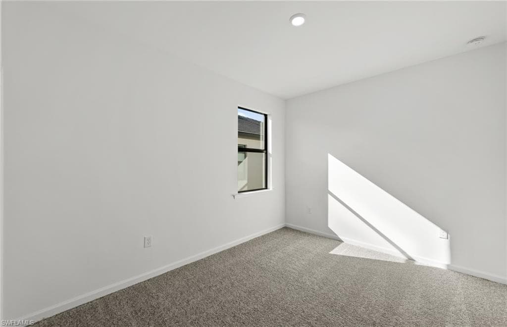 3922 E Hampton CIR, ALVA FL 33920-18