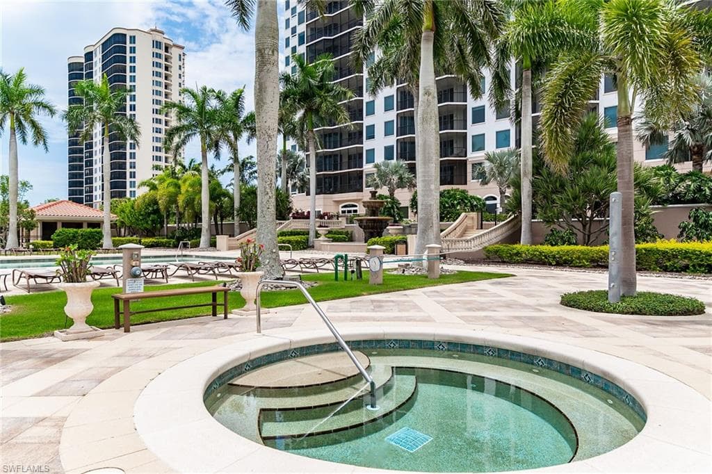1060 Borghese LN # 803, NAPLES FL 34114-37