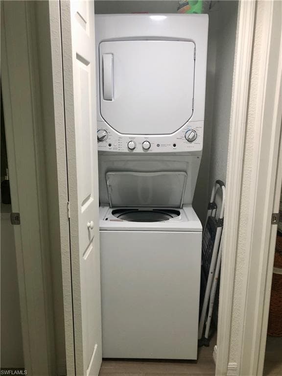 16881 Davis RD # 214, FORT MYERS FL 33908-28