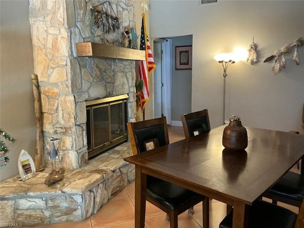 882 Bluebird ST, NAPLES FL 34104-1