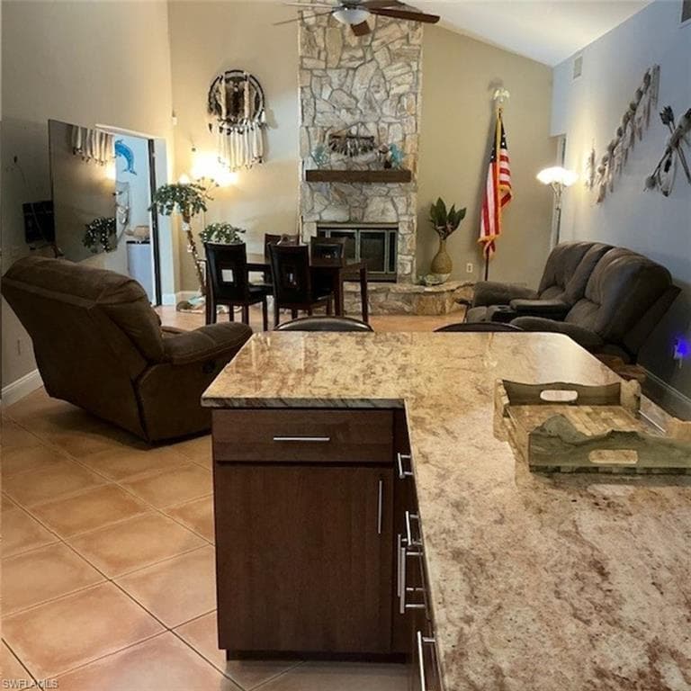 882 Bluebird ST, NAPLES FL 34104-2