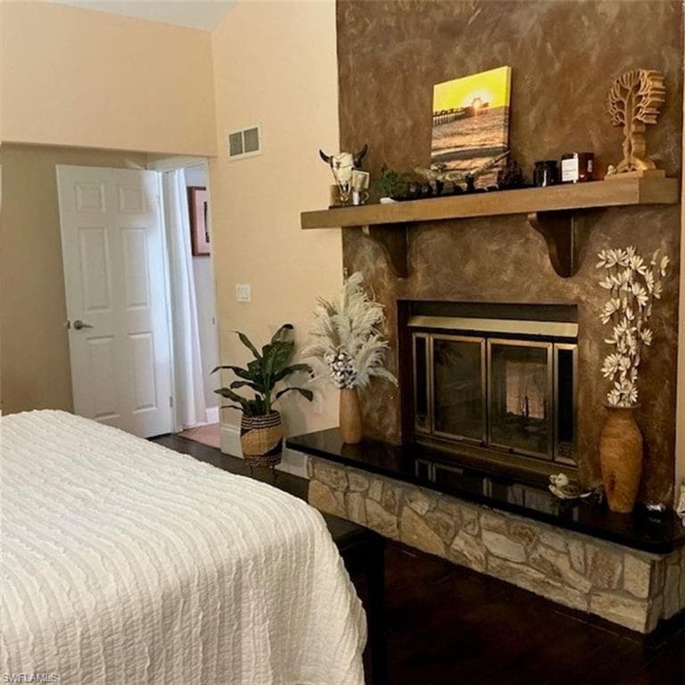 882 Bluebird ST, NAPLES FL 34104-3