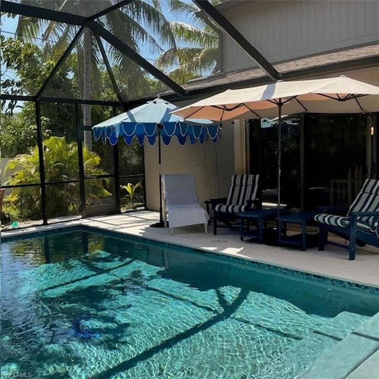 882 Bluebird ST, NAPLES FL 34104-7