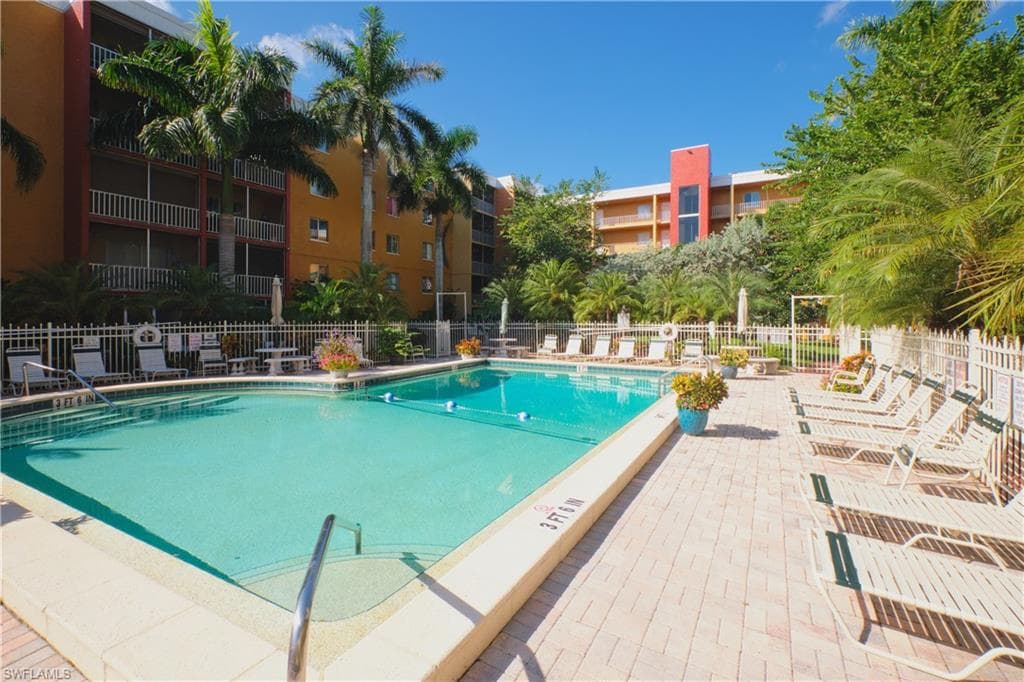 2366 E Mall DR # 519, FORT MYERS FL 33901-48