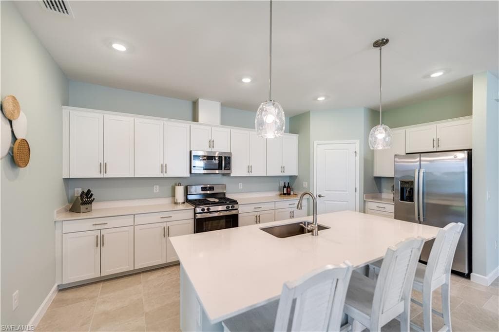 18546 Ives DR, ESTERO FL 33928-12