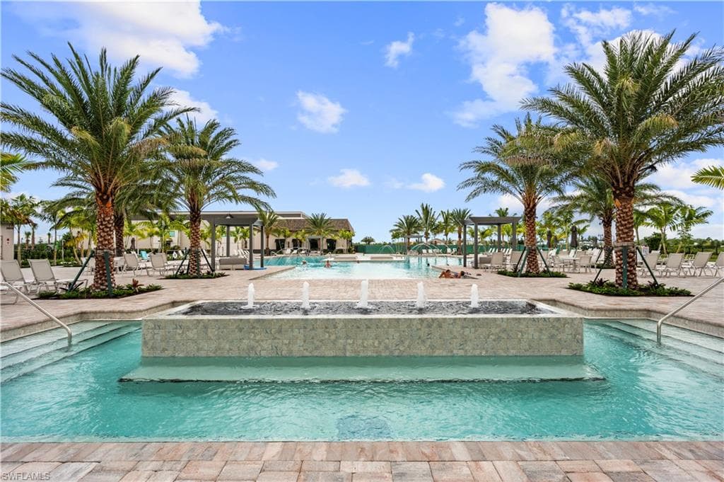 18546 Ives DR, ESTERO FL 33928-31