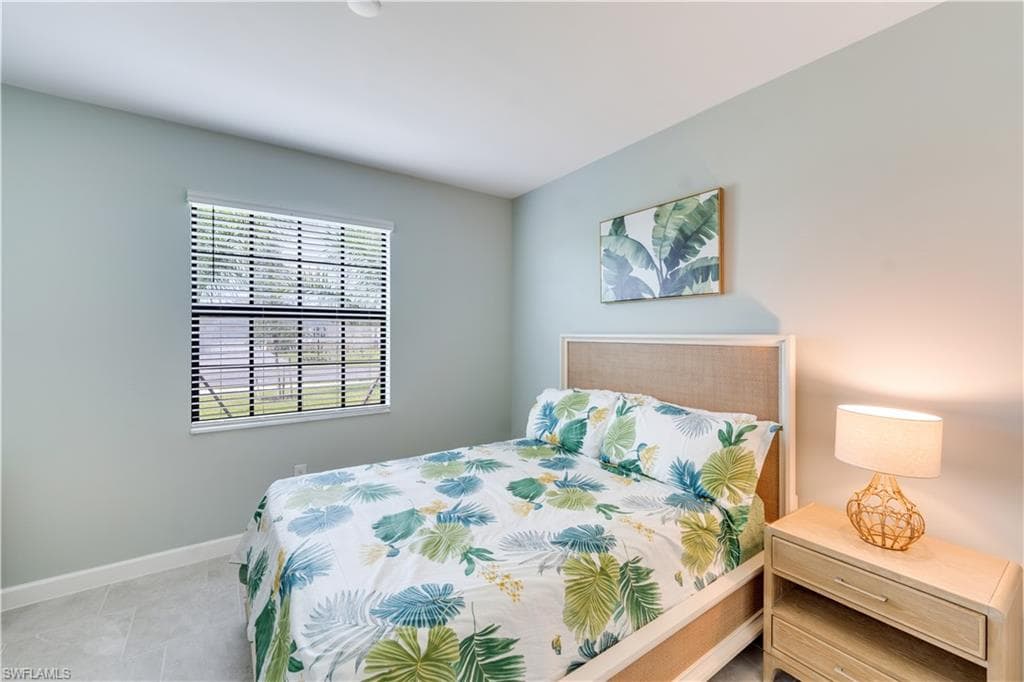 18546 Ives DR, ESTERO FL 33928-19