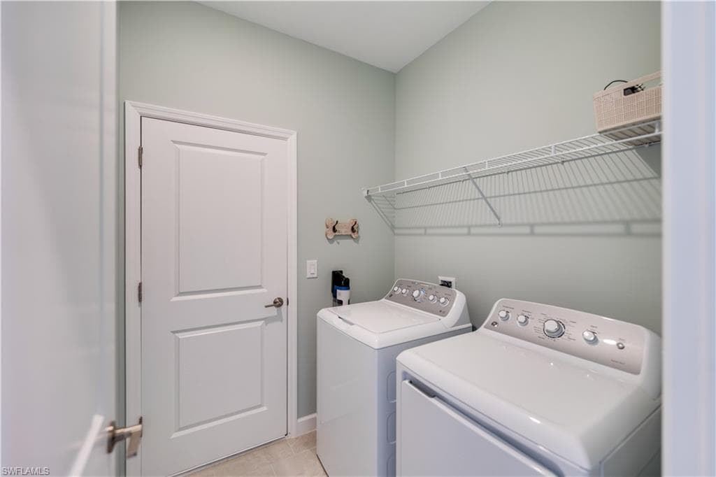 18546 Ives DR, ESTERO FL 33928-29