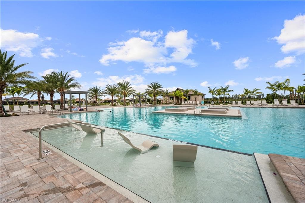 18546 Ives DR, ESTERO FL 33928-33