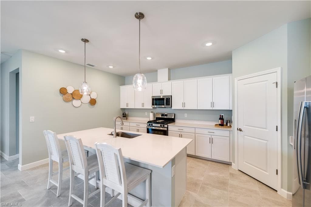 18546 Ives DR, ESTERO FL 33928-9