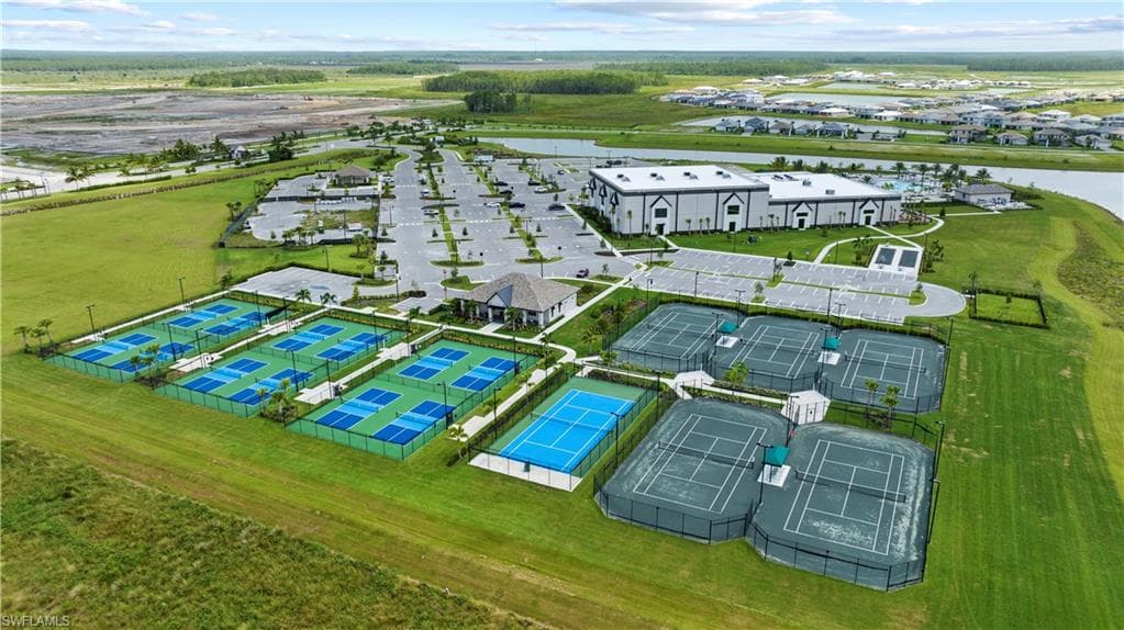 18546 Ives DR, ESTERO FL 33928-36