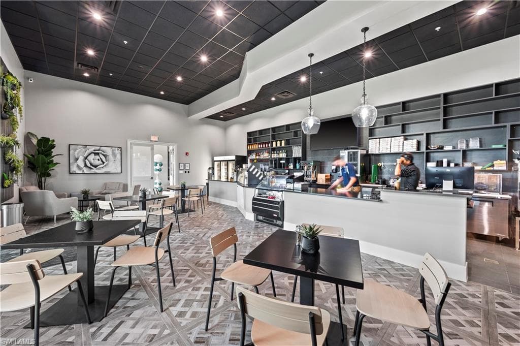 18546 Ives DR, ESTERO FL 33928-43